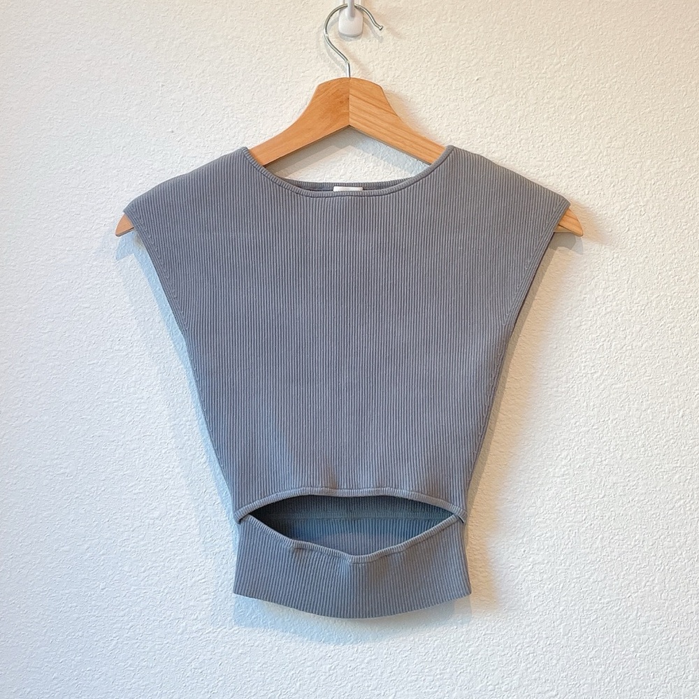 Aritzia Wilfred Free Gray Top